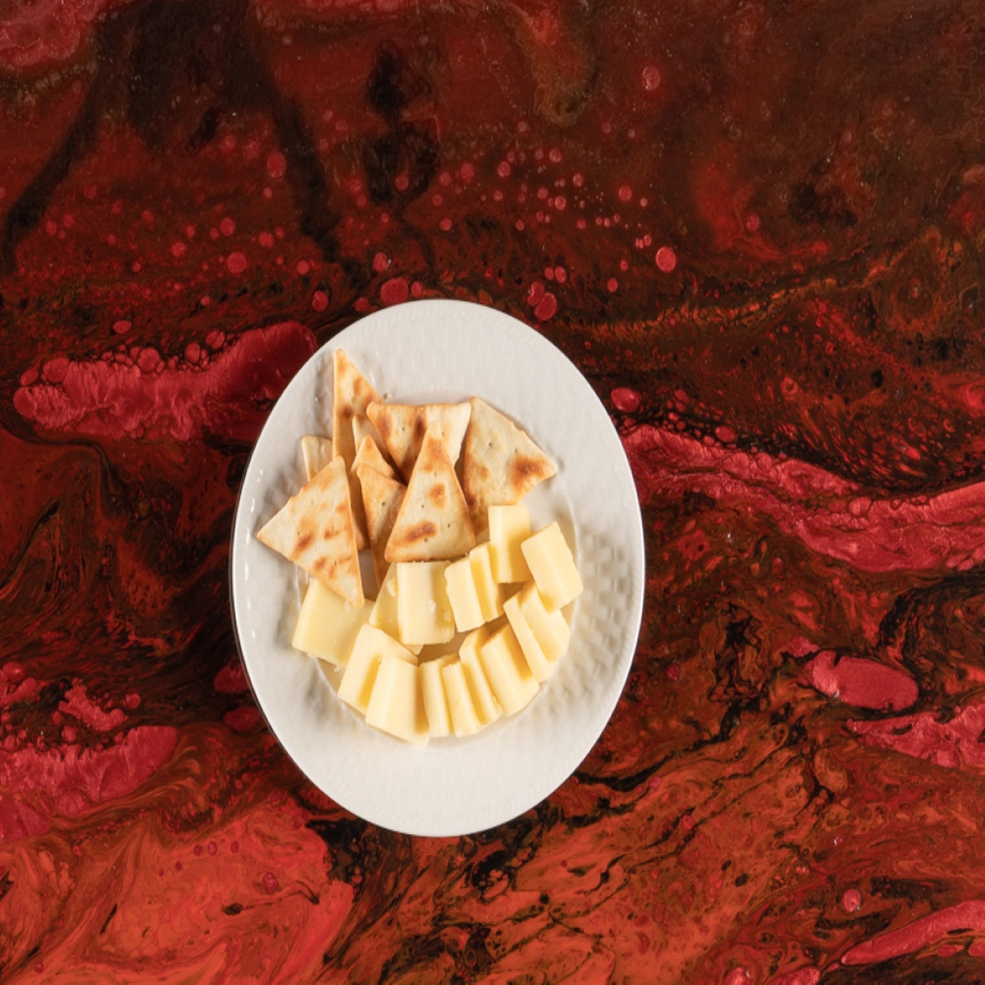 Authentic Artistry: RED ROCK - Bold and Energetic Fusion of Resin Colors