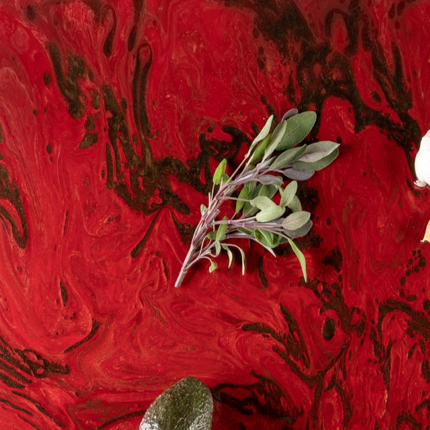 Bold Surface: Red, Burnt Umber, and Copper Fusion Pigments create a bold and vibrant look