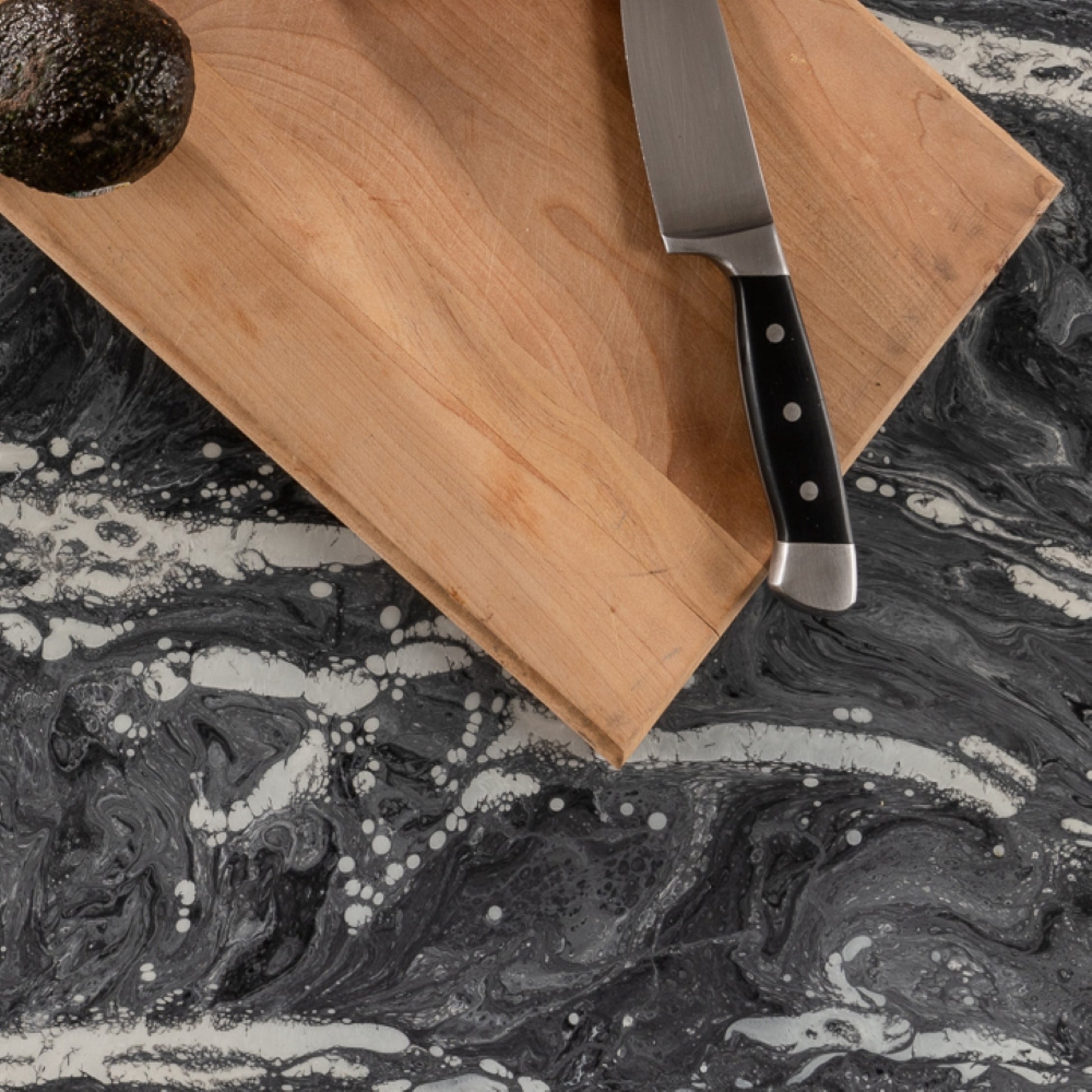 Creative Resurfacing: Pearl Alloy - Fusion of Resins for Unique Countertop Transformation